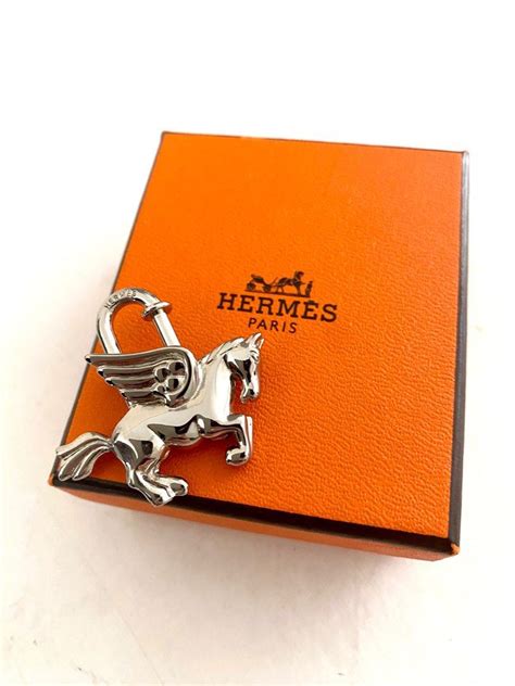 hermes pegasus cadena charm.